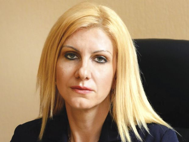 Русокоса красавица заема временно поста на Цачева! (СНИМКА)