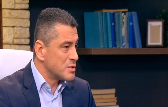 Червен депутат се притесни за децата на Цветанов