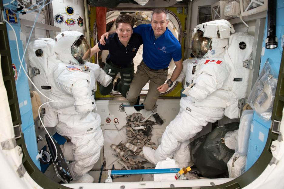 Необичайна причина: NASA отмени първата в историята двойна женска космическа разходка! 
