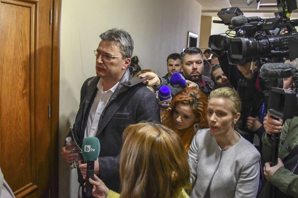 Бисер Лазов със страшни разкрития: Цветан Василев плащаше в брой на Колтуклиева и Огнян Стефанов  