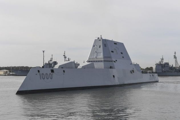 Американският невидим разрушител USS Zumwalt (DDG 1000) пристигна в Аляска с неизвестна мисия (СНИМКИ)