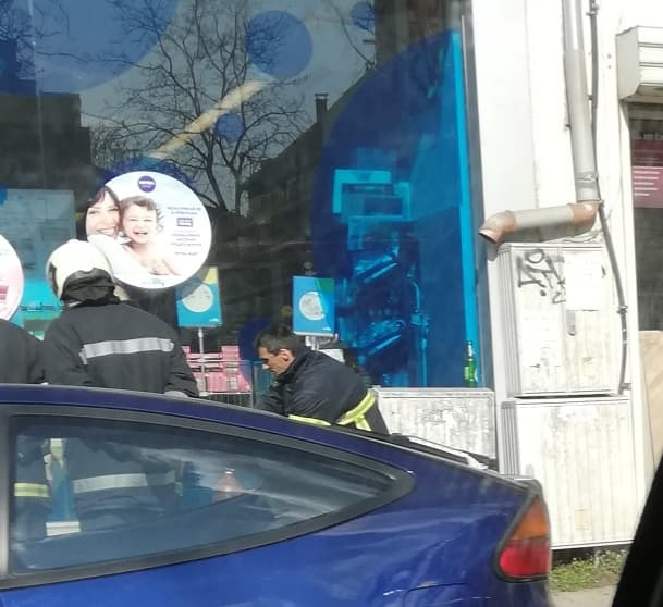 Сигнал до БЛИЦ! Паника на столичното "Ломско шосе" (СНИМКИ)
