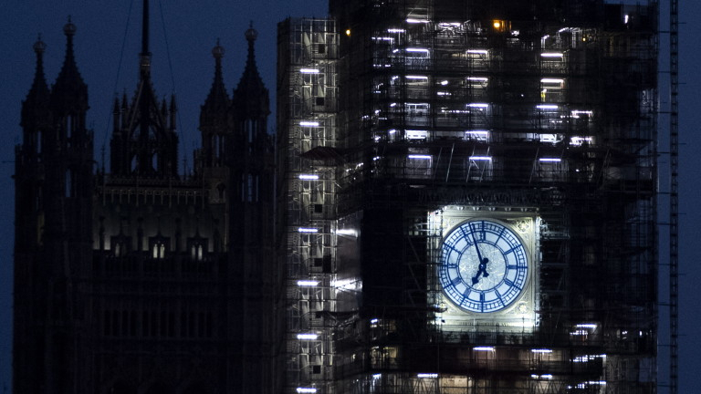 Четирима се борят за поста на Тереза Мей