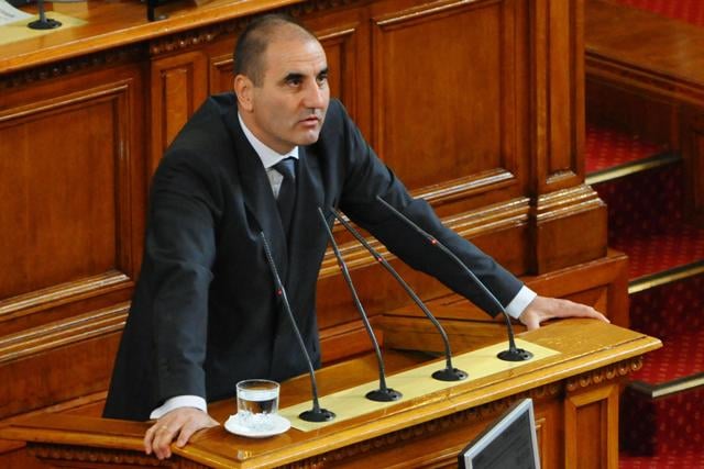 Обрат с мястото на Цветан Цветанов в парламента! 