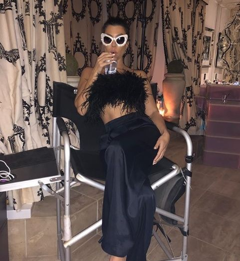 Кортни Кардашиян си пусна гола СНИМКА 18+ от ваната и стана за резил 