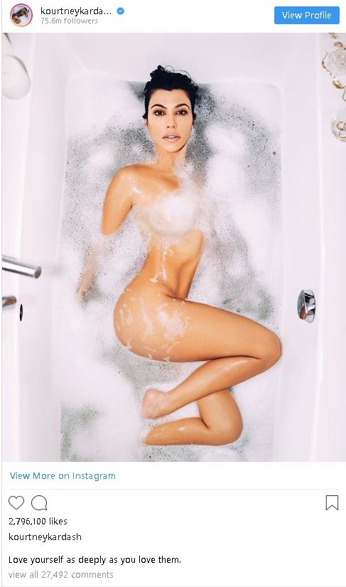 Кортни Кардашиян си пусна гола СНИМКА 18+ от ваната и стана за резил 