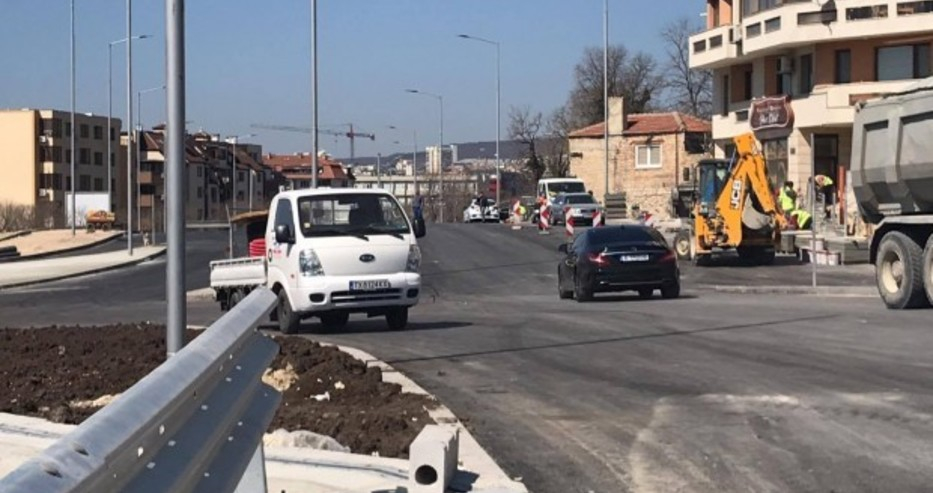Варненско "архитектурно чудо" смая всички: В Пиза си имат наклонена кула, а ние...