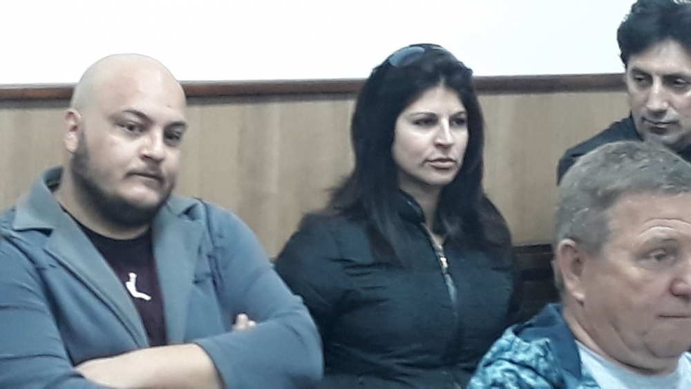 Фаталната полицайка Люба, заради която командос уби ченге, дава показания в съда (СНИМКИ)