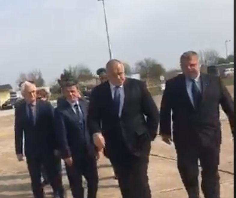 Борисов пусна любопитно ВИДЕО от Военновъздушна учебна база "Георги Бенковски"