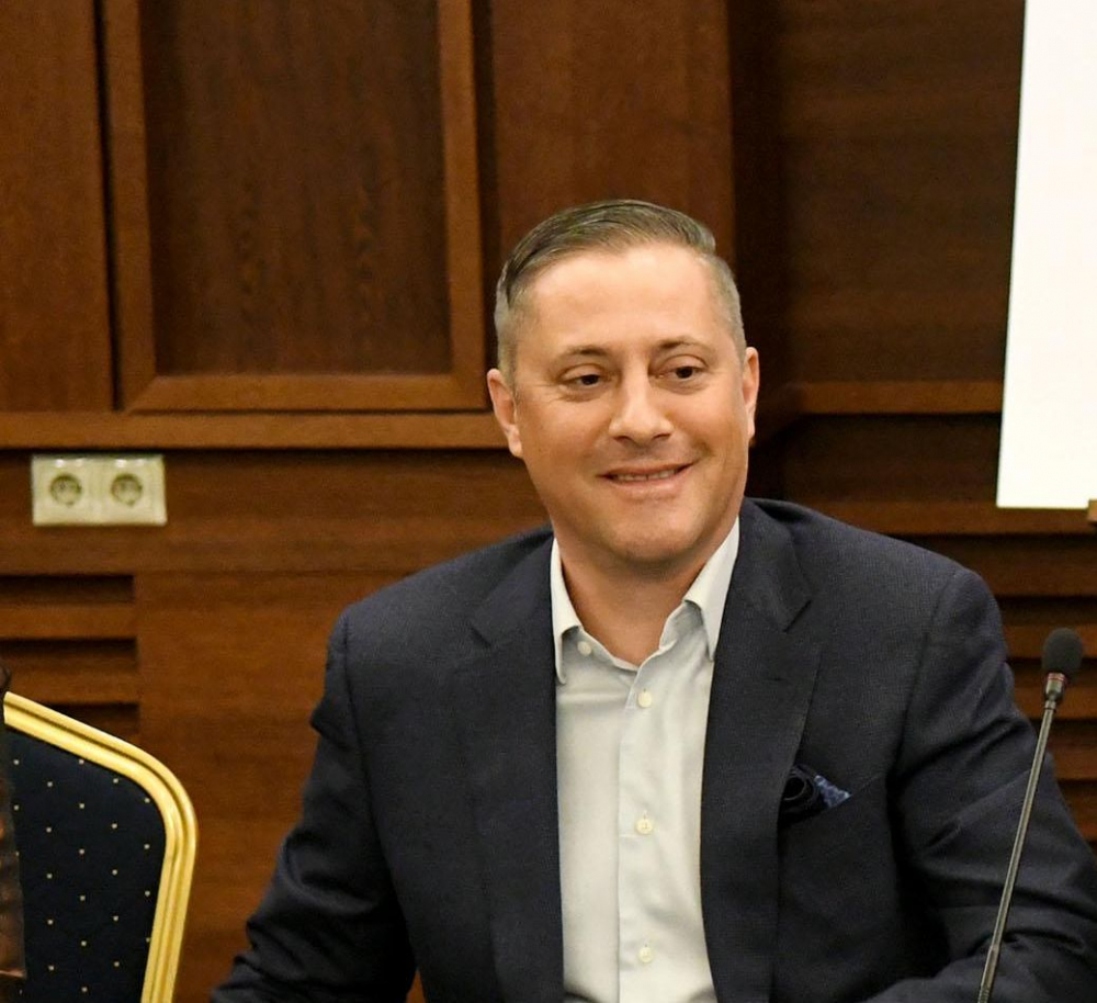 Божидар Лукарски коментира остро от Калифорния коалицията ГЕРБ-СДС 