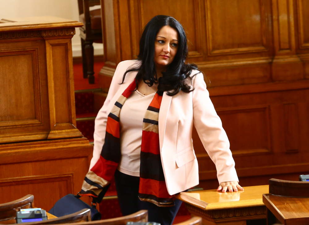 Лиляна Павлова показа мъжа си и бебето СНИМКИ    