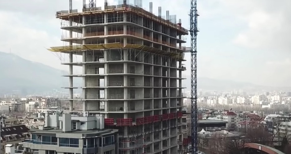 Заради скандалния небостъргач на "Златен век" Борисов лично се обадил на...