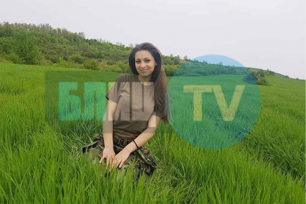 Цял Калофер се моли за простреляната курсантка Микаела (ПЪРВИ СНИМКИ)  