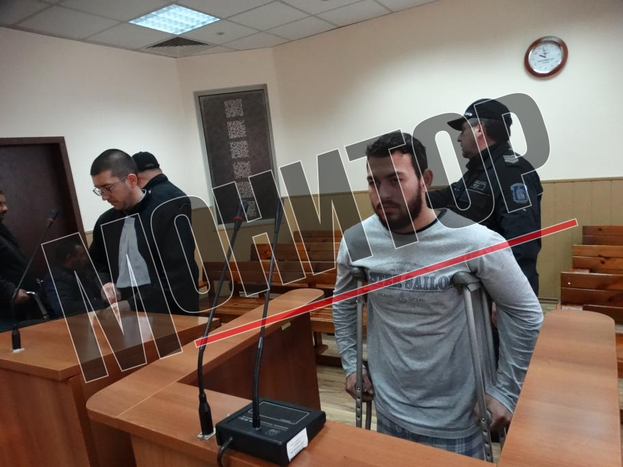 Виновникът за касапницата с четири трупа край Скутаре реве в съда, но...