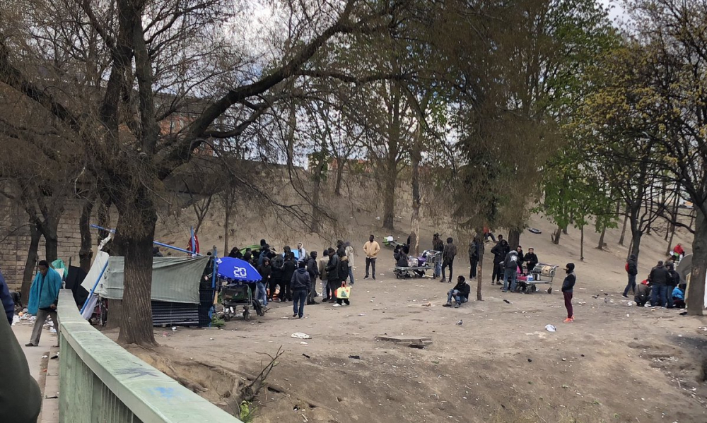 Масови мелета между мигранти в Париж