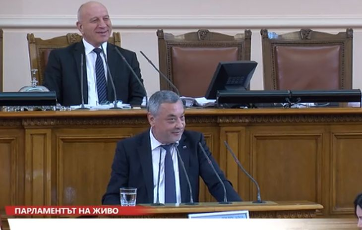 Симеонов към Захариева: Още помня парфюма ви и хубавите часове в МС (СНИМКИ)