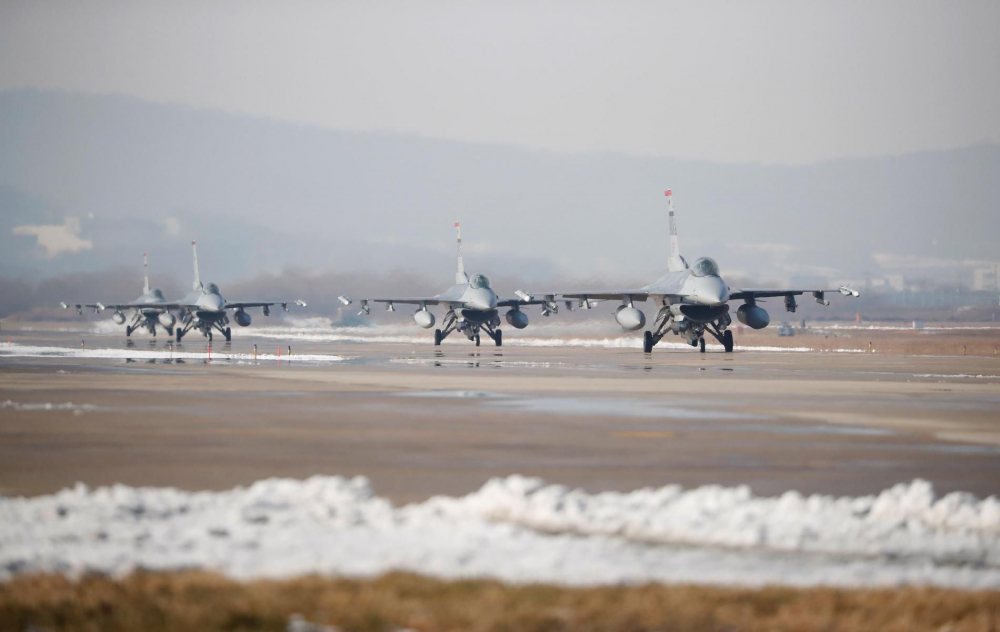 Първият изтребител F-16 идва в България през 2022 г.