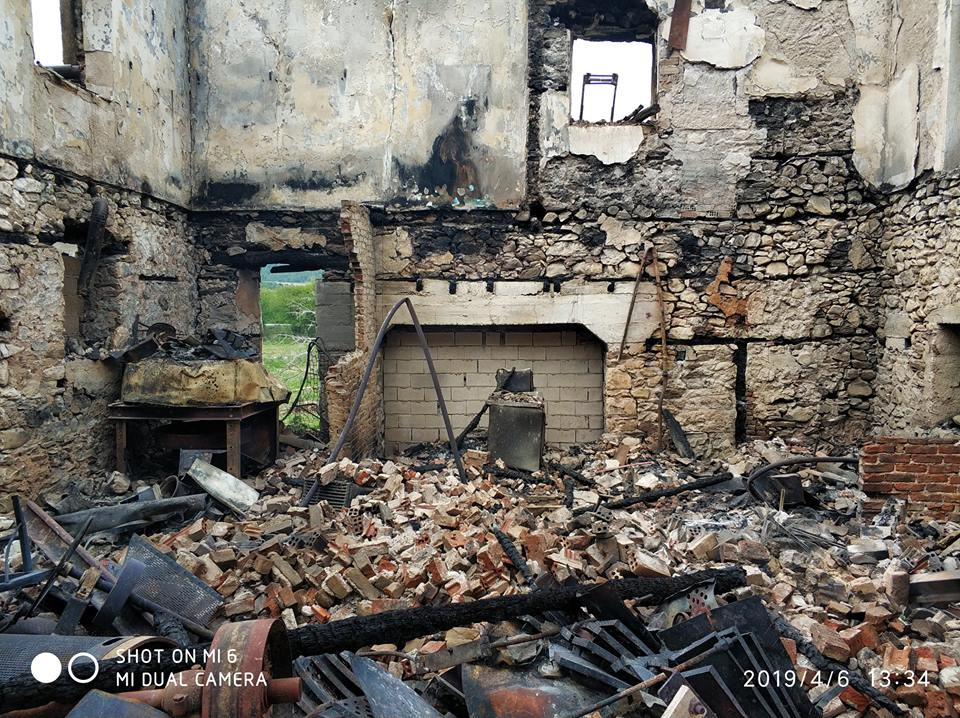 Гръцки расисти опожариха до основи дома на български свещеник над Драма (СНИМКИ)