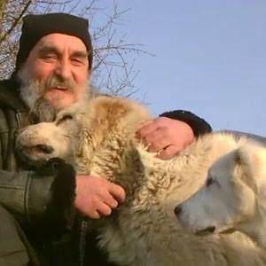 Гръцки расисти опожариха до основи дома на български свещеник над Драма (СНИМКИ)