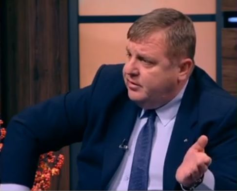 Каракачанов посочи грешката на шефа на габровската полиция и дали се изживява като Хитлер 