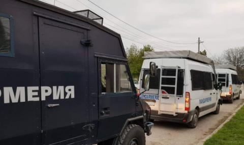 ВИДЕО от мащабната акция срещу босове на циганската "ало мафия" в Горна Оряховица 