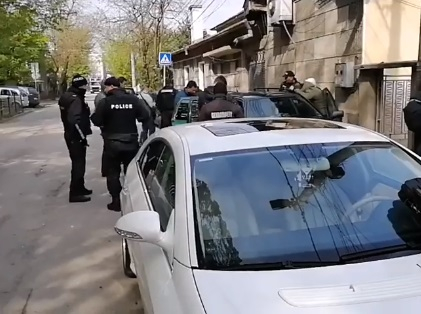 Много арестувани "добре интегрирани" цигански босове при акцията срещу ало мафията 