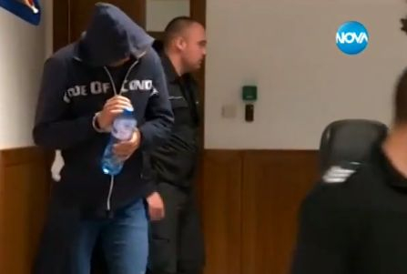 Първи СНИМКИ на шефа на баретите, спипан с откуп за джип в центъра на София (ВИДЕО)