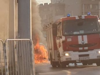 Извънредно и първо в БЛИЦ! Огнен ад в София до Румънското посолство (СНИМКА)