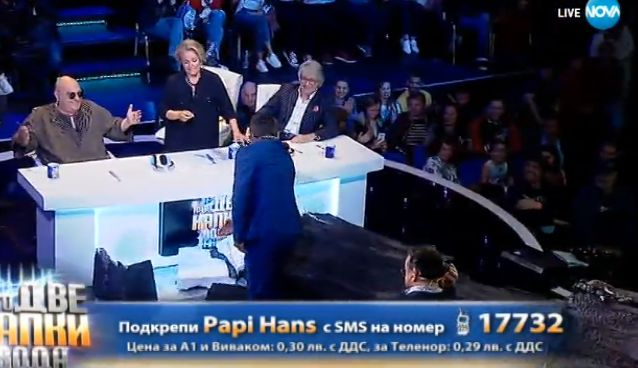 Шок на сцената на "Капките"! Декор се срути върху водещите и журито! (СНИМКИ)