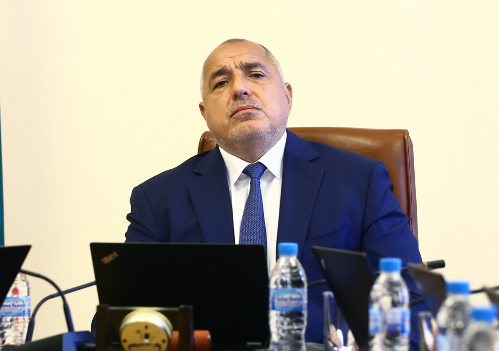 Борисов стяга куфарите за важна визита 