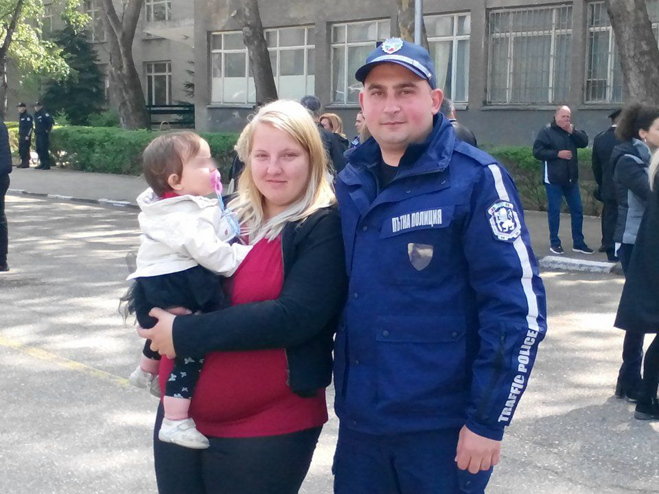 Диана цял живот ще помни клетвата на любимия си и бъдещ полицай Бранимир (СНИМКИ)