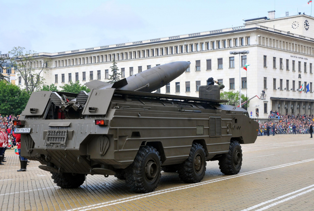 Без македонски войници на парада за Гергьовден, изкарват Т-72 и „Точка“
