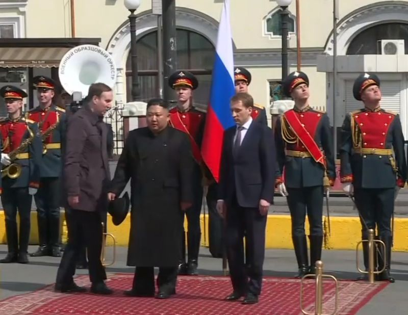 Ким си тръгна от Владивосток с фанфари и почести (ВИДЕО)