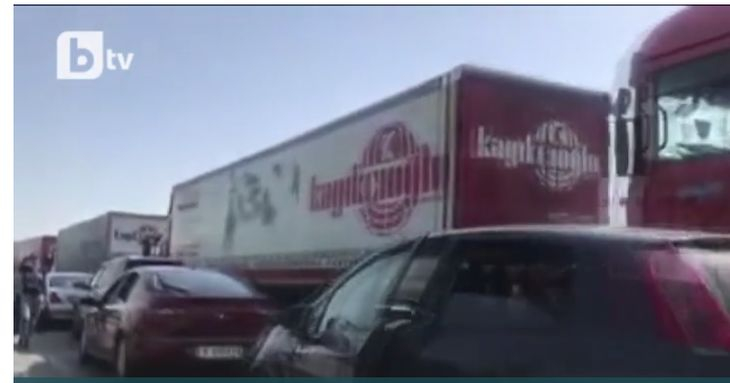 На ГКПП "Лесово" е истински ад!