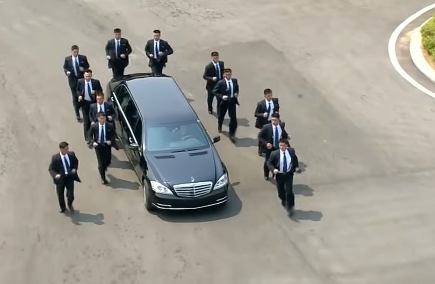 И „Даймлер“ не знае откъде Ким Чен-ун се е сдобил с „Мерцедес“