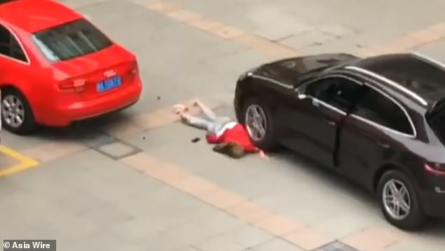Отблъснат мъж брутално отмъсти на любимата си (СНИМКИ/ВИДЕО)