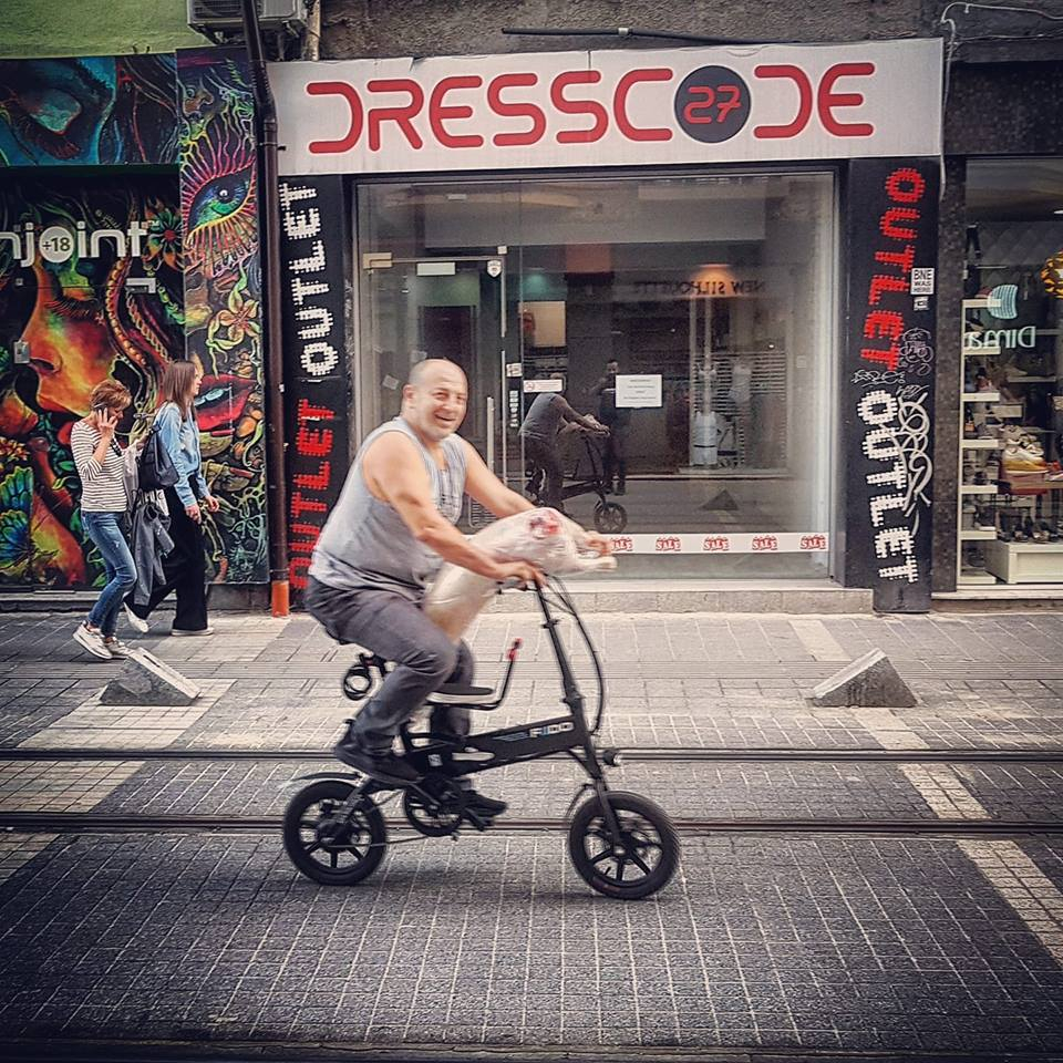 Весела великденска СНИМКА от "Графа" разбуни мрежата