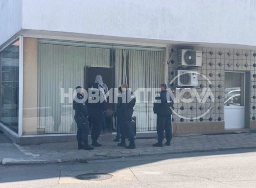 Претарашиха офиса на Миню Стайков в Карнобат, арестувана е млада жена в Пловдив (СНИМКИ)