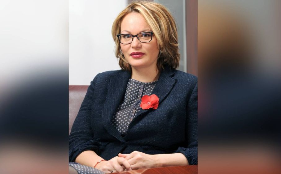 Хампарцумян сдаде шефското място в Уникредит! Русата красавица вече го наследи!