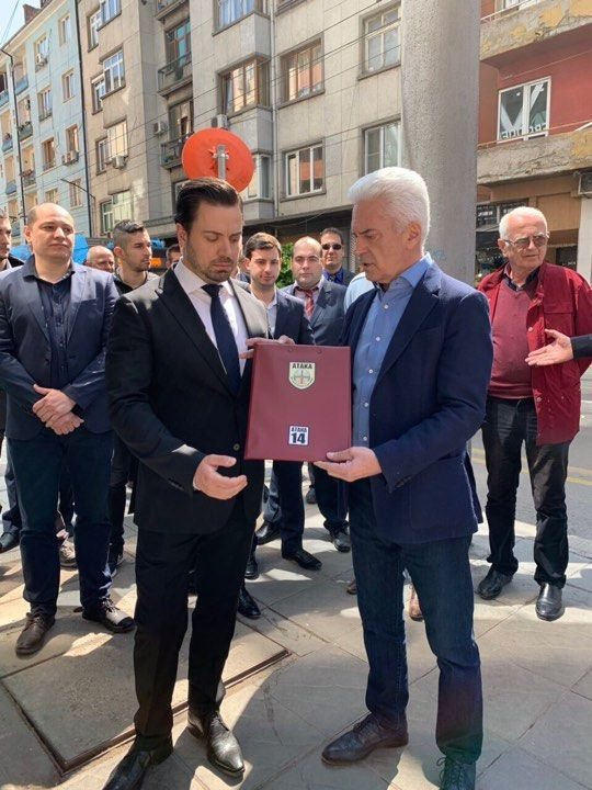 "Атака" с писмо до Юнкер: Повече европари за България