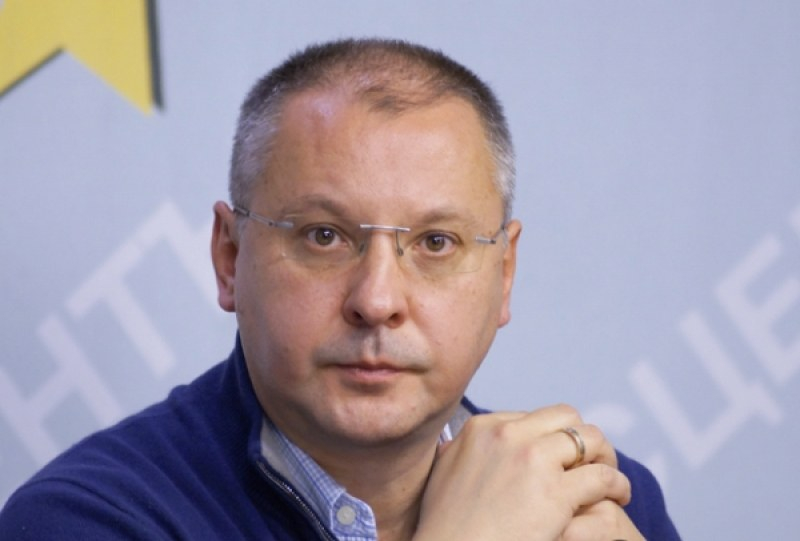 Станишев се хваща на Гергьовско хоро навръх рождения си ден в Лондон