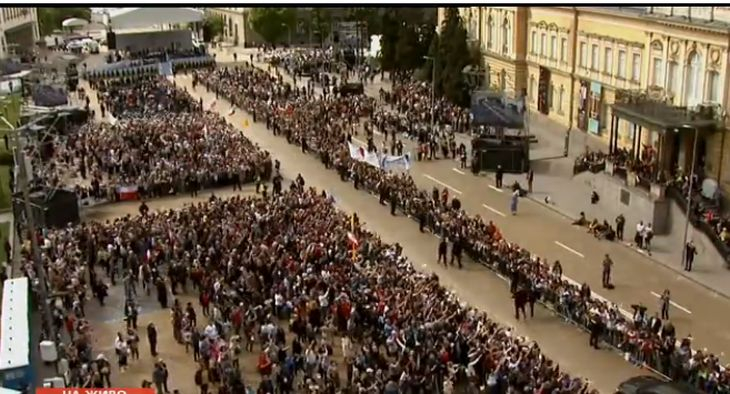 Папата взе решение, което шокира всички, охраната се видя в чудо! (СНИМКИ)