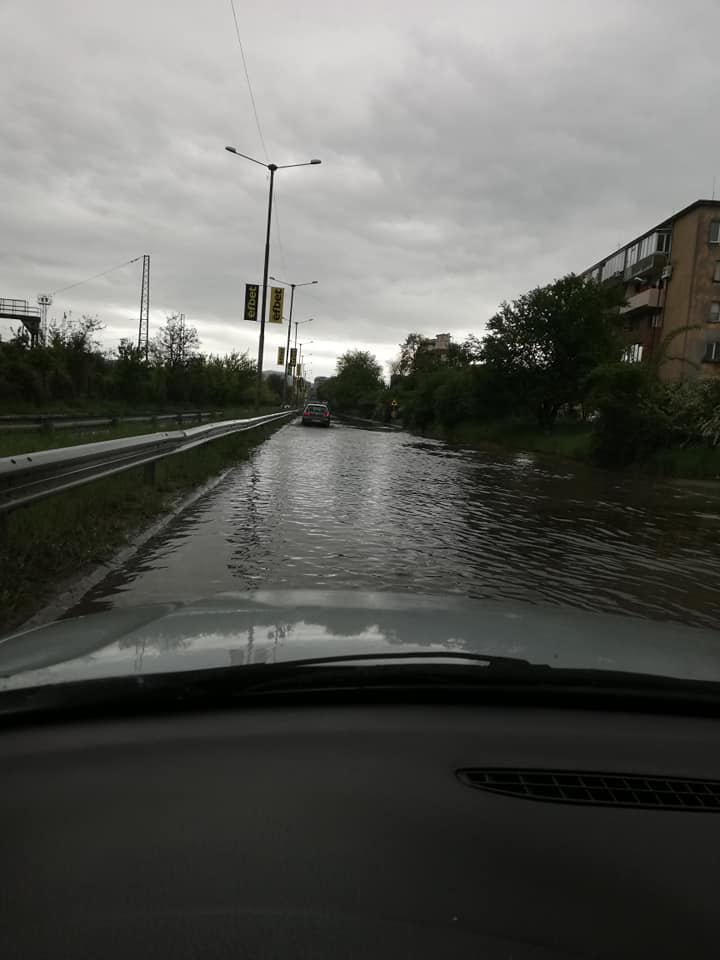 Паника в Перник! Леден апокалипсис отнесе града! (СНИМКИ) 