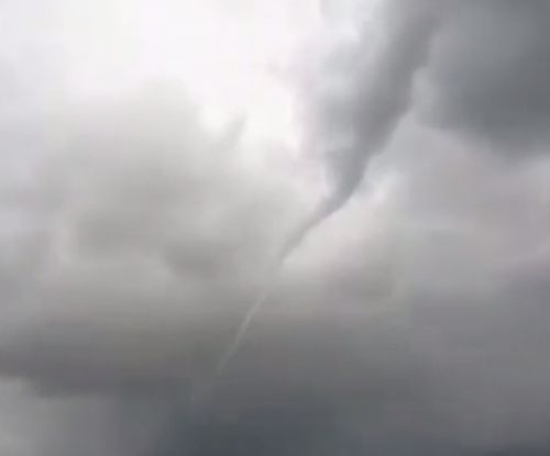 ВИДЕО от страховития смерч над Софийско