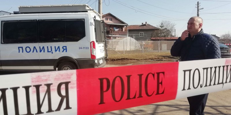 Зловещо! 14-годишният син на убитата Милена видял кървави следи в...
