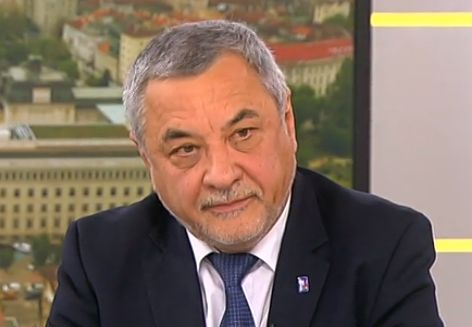 Блиц въпроси изненадаха Валери Симеонов, но и той захапа Ади Радева и Николаев 