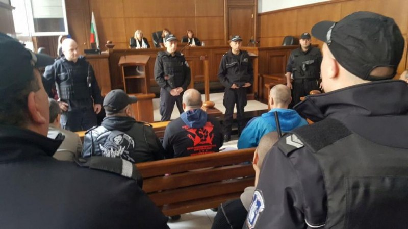 Закоравели убийци поискаха секс без камери, но... 