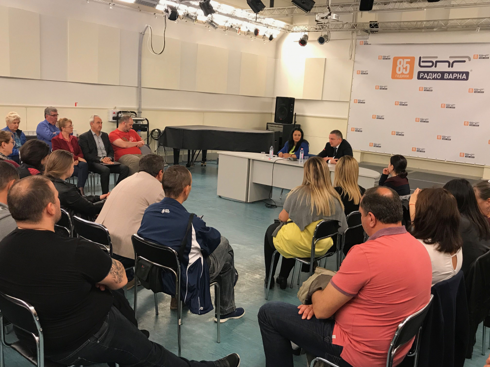 Лиляна Павлова: Засипаха строителния бранш с грозни лъжи, а той гради жизненоважната инфраструктура