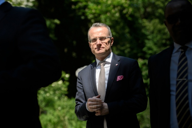 Скандал! Полският посланик в Израел беше наплют насред улица в Тел Авив  