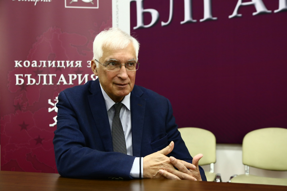 Проф. Дуранкев: „Изчегъргват“ държавни служители в пенсионна възраст, а дали ще се отнася за Президентството?!